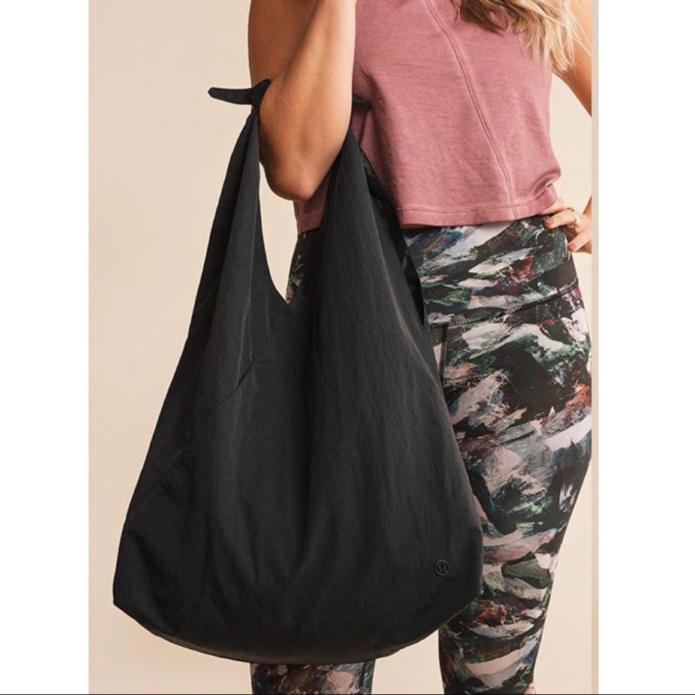 Lululemon x barre3 Cross It Off 20L Black NEW - Picture 1 of 13